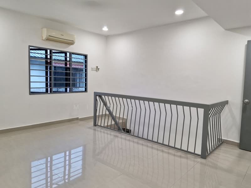 Rumah Teres 2-Tingkat untuk Dijual di Taman Bukit Serdang (Seri Kembangan) - Milo Chan - Interior - PropertyGuru.com.my