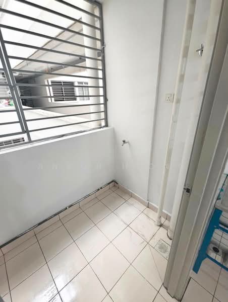 Pangsapuri untuk Dijual di Denai Nusantara Apartment - Anson Hiong - Balcony - PropertyGuru.com.my