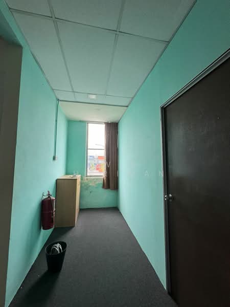 Shop / Office for Rent in Alam Suria (Puncak Alam) - Awie Shariman - Corridor - PropertyGuru.com.my