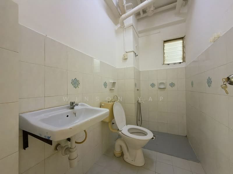 Pangsapuri untuk Dijual di Vista Seri Alam - Winson Yap - Bathroom - PropertyGuru.com.my
