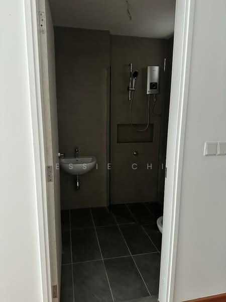 Servis Apartment untuk Dijual di Akasa - Jessie Chia - Bathroom - PropertyGuru.com.my