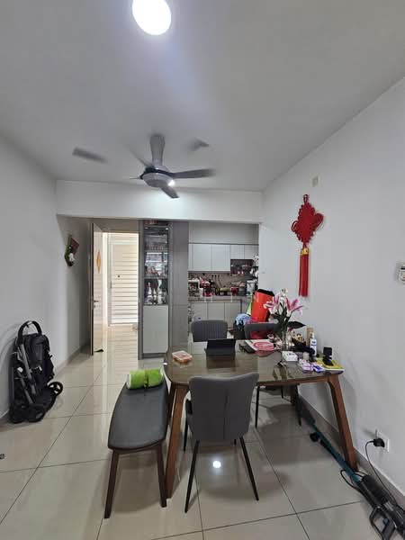 Service Residence for Sale at Maxim Residences - Kah Hing - Dining Room - PropertyGuru.com.my