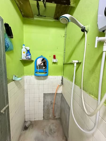 Rumah Teres 1 Tingkat untuk Dijual di Taman Keladi (Sungai Petani) - Henry Ng - Bathroom - PropertyGuru.com.my