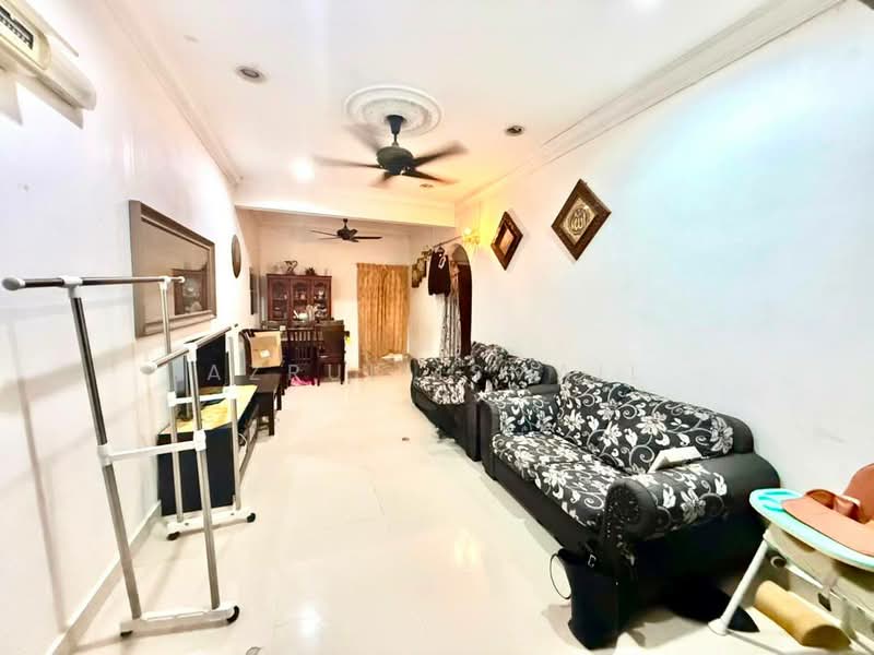 Rumah Teres 1.5 Tingkat untuk Dijual di Ulu Kelang (Selangor) - Azrul Ismail - Living Room - PropertyGuru.com.my