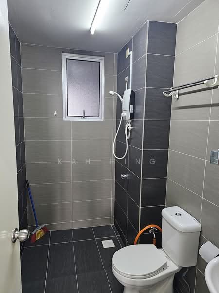 Servis Apartment untuk Dijual di Maxim Residences - Kah Hing - Bathroom - PropertyGuru.com.my