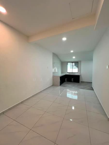 1-storey Terraced House for Sale in Taman Johor Jaya (Johor Bahru) - May Lee - Kitchen - PropertyGuru.com.my