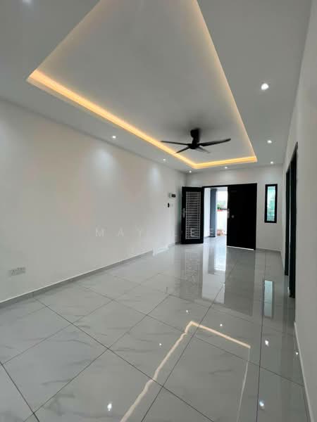 1-storey Terraced House for Sale in Taman Johor Jaya (Johor Bahru) - May Lee - Living Room - PropertyGuru.com.my