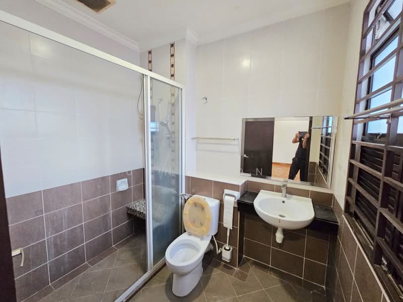 Rumah Teres 2 Tingkat untuk Dijual di Bandar Kinrara Seksyen 5 (Bandar Kinrara) - SUNNY YONG - Bathroom - PropertyGuru.com.my