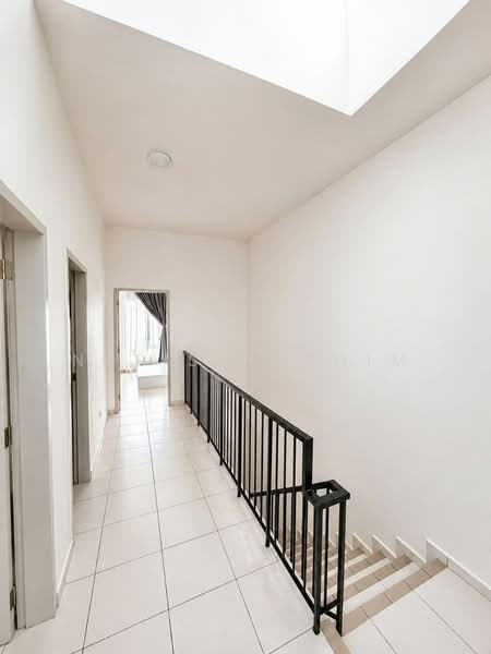 Rumah Teres untuk Dijual di Eco Grandeur (Puncak Alam) - Nafis Hashim - Corridor - PropertyGuru.com.my