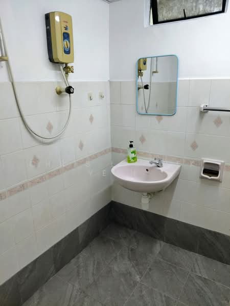 Condominium for Rent at Vista Komanwel C - Chris Lim Pek Yean - Bathroom - PropertyGuru.com.my