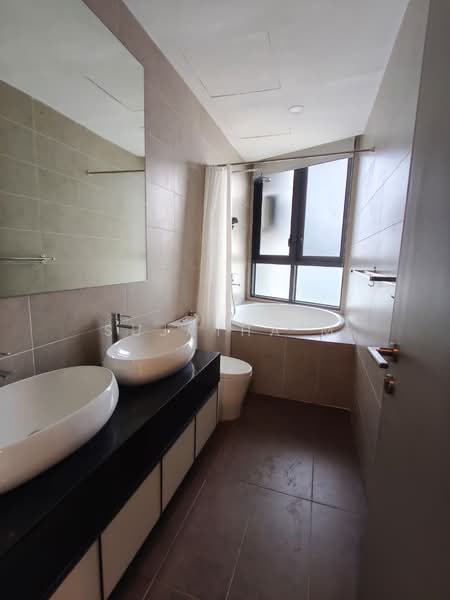 Service Residence for Rent at KL Gateway Premium Residences - Sujatha M - Bathroom - PropertyGuru.com.my