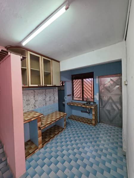 Rumah Kluster untuk Dijual di Taman Johor Jaya (Johor Bahru) - Terence Tan - Kitchen - PropertyGuru.com.my