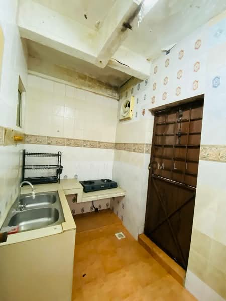 Rumah Teres 2 Tingkat untuk Dijual di Bangi (Selangor) - Luqman Ramli - Kitchen - PropertyGuru.com.my
