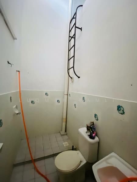 Rumah Teres 2 Tingkat untuk Dijual di Bangi (Selangor) - Luqman Ramli - Bathroom - PropertyGuru.com.my