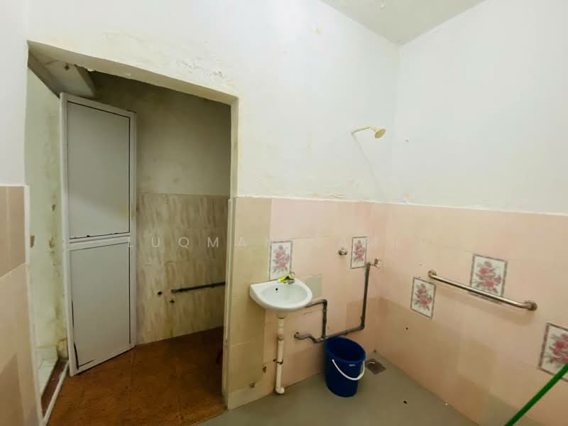 Rumah Teres 2 Tingkat untuk Dijual di Bangi (Selangor) - Luqman Ramli - Bathroom - PropertyGuru.com.my