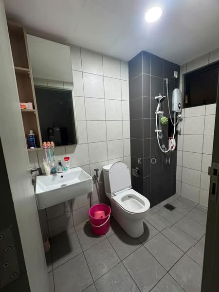 Service Residence for Sale at D'Vervain - Marcus Koh - Bathroom - PropertyGuru.com.my