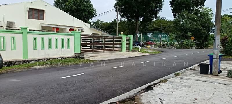 1-storey Terraced House for Sale in Taman Sri Serdang (Seri Kembangan) - Fakhzan Badiran - Exterior - PropertyGuru.com.my