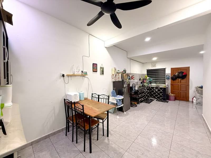 1-storey Terraced House for Sale in Senawang (Negeri Sembilan) - Azrul Othman - Kitchen - PropertyGuru.com.my