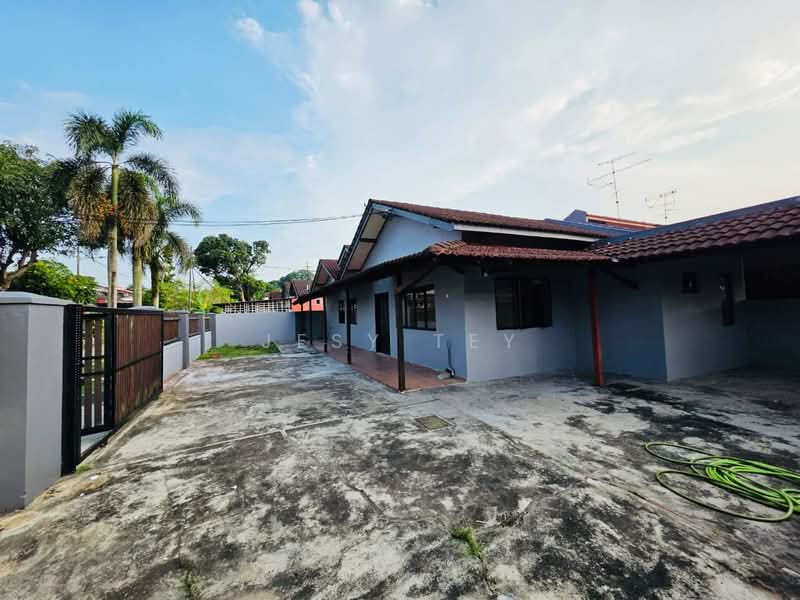1-storey Terraced House for Sale in Taman Sri Tebrau (Johor Bahru) - Jesy Tey - Exterior - PropertyGuru.com.my