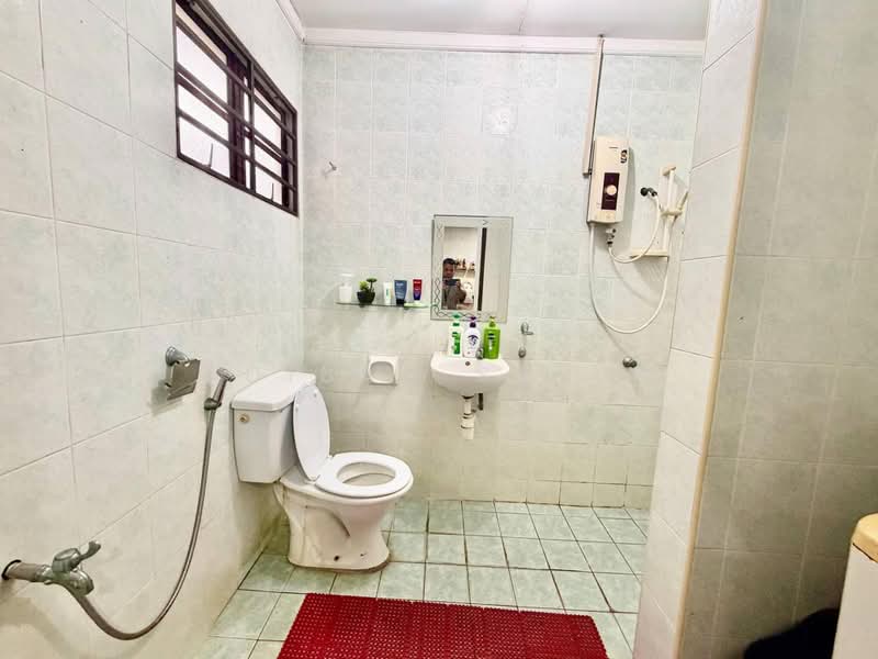 2-storey Terraced House for Sale in Shah Alam (Selangor) - Adibah Salim - Bathroom - PropertyGuru.com.my