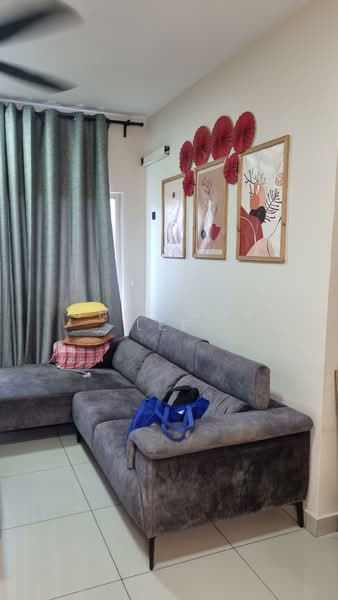 Kondominium untuk Dijual di Hijauan Puteri Condominium - Chee Onn Lee - Living Room - PropertyGuru.com.my