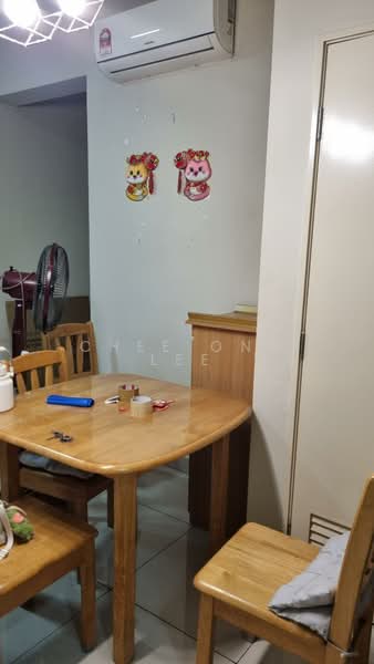 Kondominium untuk Dijual di Hijauan Puteri Condominium - Chee Onn Lee - Dining Room - PropertyGuru.com.my