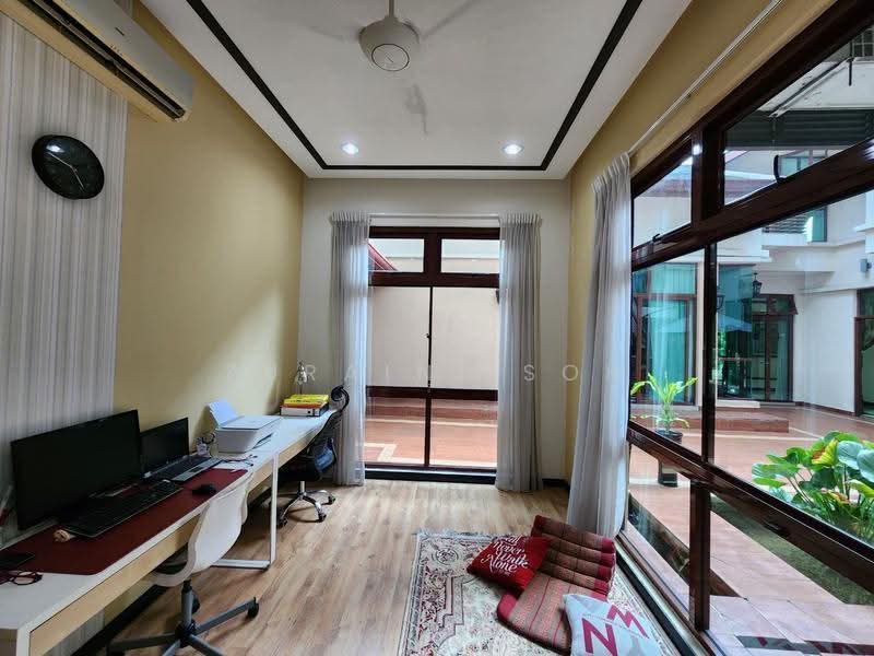 Bungalow House untuk Dijual di Bukit Jelutong (Shah Alam) - Zuraini Soh - Study - PropertyGuru.com.my
