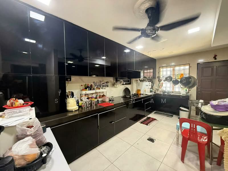 Rumah Teres 2-Tingkat untuk Dijual di Subang (Selangor) - Thiruchelvi Supramaniam - Kitchen - PropertyGuru.com.my