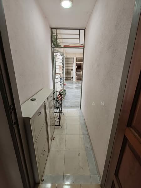 Pangsapuri untuk Dijual di Krystal Suria - Gavin Tan - Entrance - PropertyGuru.com.my