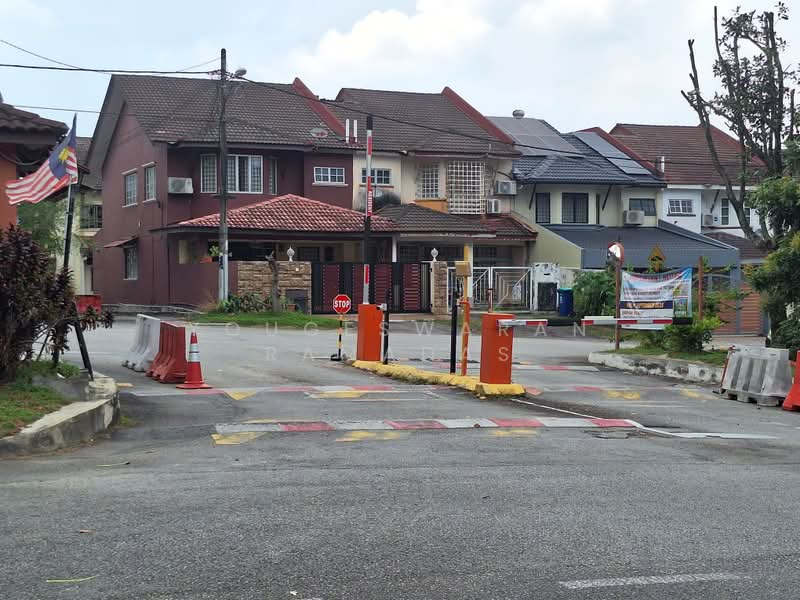 Rumah Berkembar untuk Dijual di Saujana Puchong (Puchong) - YOUGESWARAN RAMADAS - Exterior - PropertyGuru.com.my