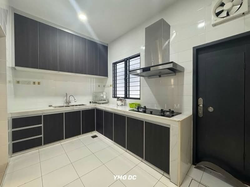 Rumah Teres 2-Tingkat untuk Dijual di Setia Utama (Setia Alam) - Yongsen Lim - Kitchen - PropertyGuru.com.my
