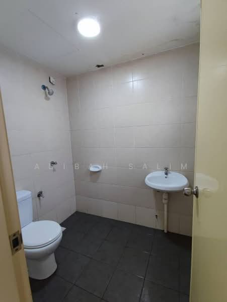 Pangsapuri untuk Dijual di De Palma - Adibah Salim - Bathroom - PropertyGuru.com.my