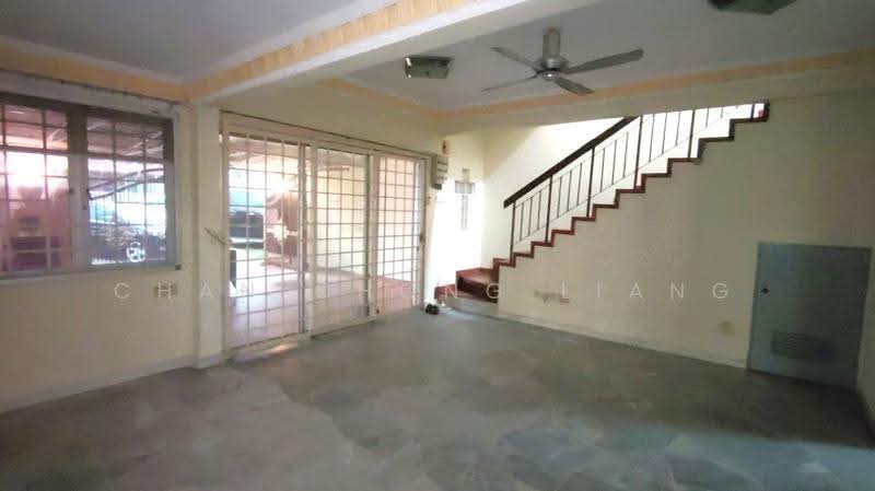 2.5-storey Terraced House for Sale in BANDAR PUCHONG JAYA (Puchong) - Chan Chong Liang - Living Room - PropertyGuru.com.my