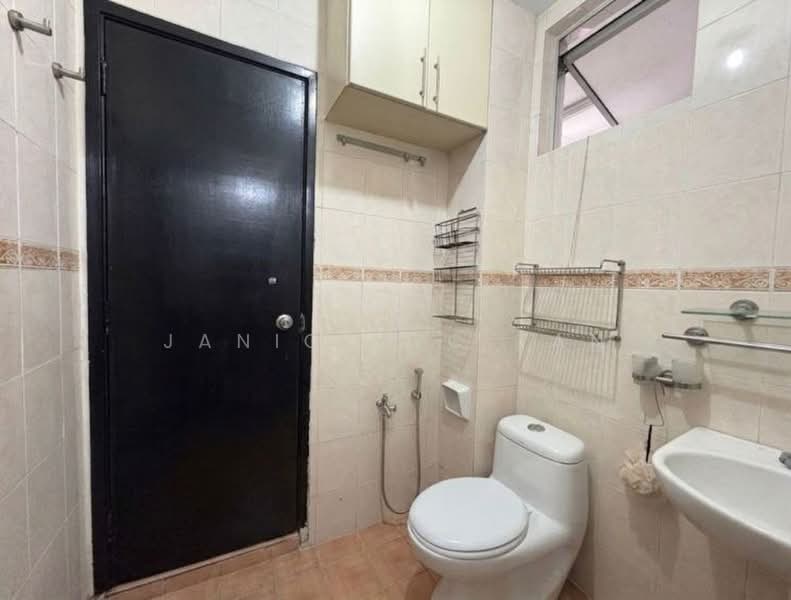 Rumah Teres untuk Dijual di Bandar Puteri Puchong (Puchong) - Janice CC Tan - Bathroom - PropertyGuru.com.my