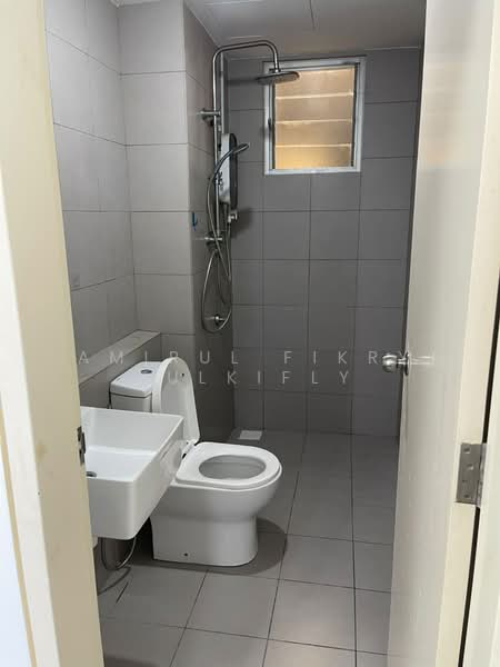 Condominium for Rent at Lakefront Homes - Amirul Fikry Zulkifly - Bathroom - PropertyGuru.com.my