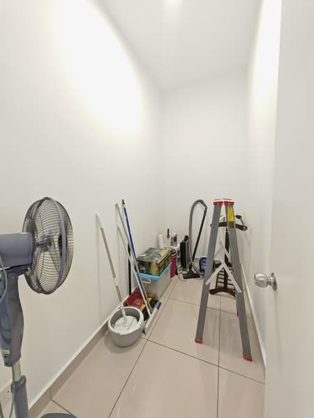 Servis Apartment untuk Dijual di D'Summit Residences - Terence Tan - Interior - PropertyGuru.com.my