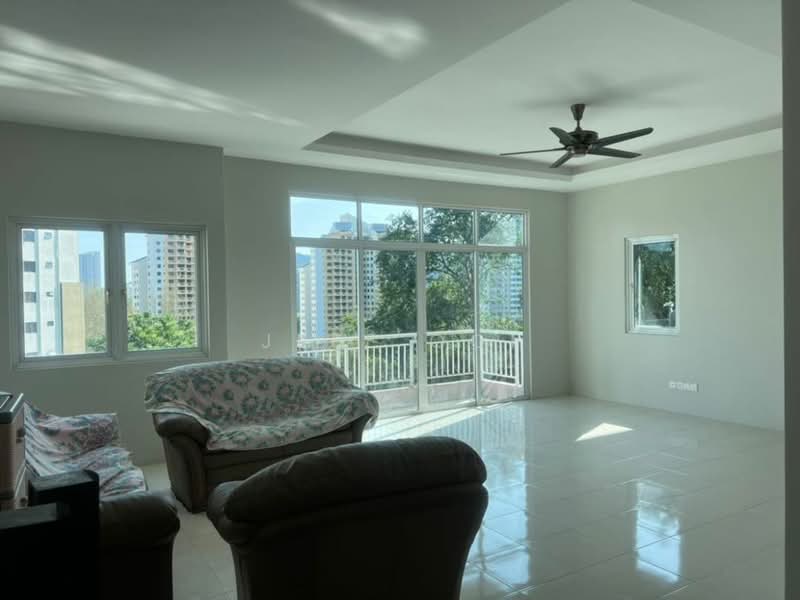 Rumah Berkembar untuk Dijual di Sierra Vista (Bayan Lepas) - Jeff Ooi - Living Room - PropertyGuru.com.my