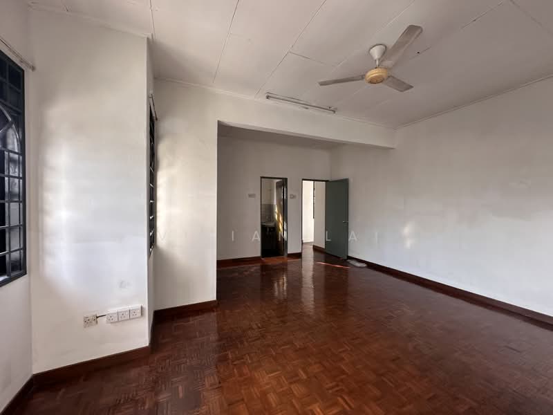 Rumah Banglo untuk Disewa di Bandar Country Homes (Rawang) - Vivian Lai - Living Room - PropertyGuru.com.my