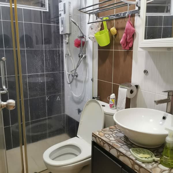 Rumah Berkembar untuk Dijual di Taman Paramount (Petaling Jaya) - KAT NEOH - Bathroom - PropertyGuru.com.my