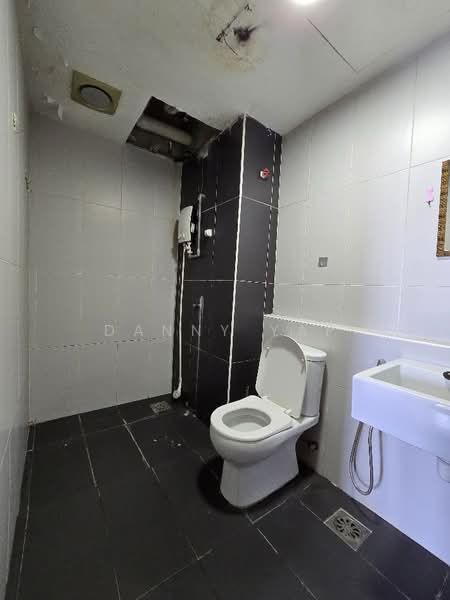 Service Residence for Sale at The Garden Residences - Danny Yap - Bathroom - PropertyGuru.com.my