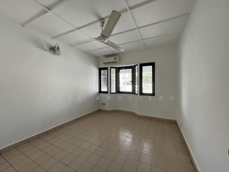 Rumah Teres 1.5 Tingkat untuk Dijual di Usj 2 (Subang Jaya) - Aziz Abdullah - PropertyGuru.com.my
