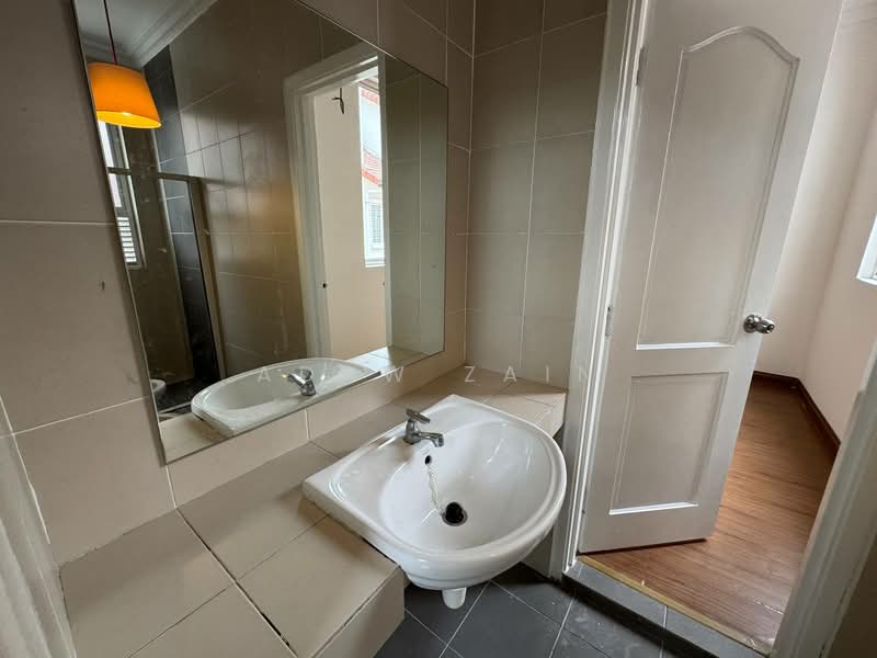 Terraced House for Rent in Shah Alam (Selangor) - Adaw Zain - Bathroom - PropertyGuru.com.my