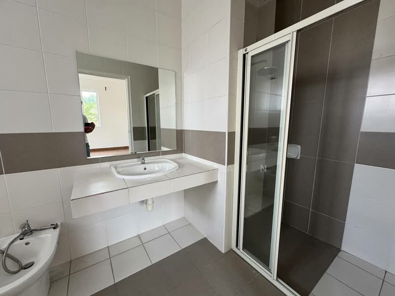 Terraced House for Rent in Shah Alam (Selangor) - Adaw Zain - Bathroom - PropertyGuru.com.my