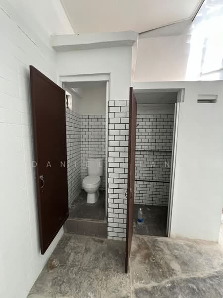 Shop for Rent in George Town (Penang) - Daniel Phang - Bathroom - PropertyGuru.com.my