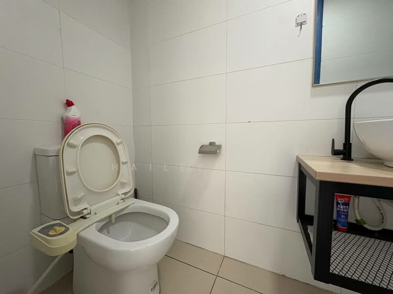 Service Residence for Rent at Colonial @ Empire City - Hailey Lim - Bathroom - PropertyGuru.com.my