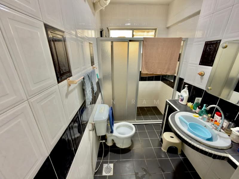 Kondominium untuk Dijual di Sri Lata @ Desa Petaling - Luqman Ramli - Bathroom - PropertyGuru.com.my