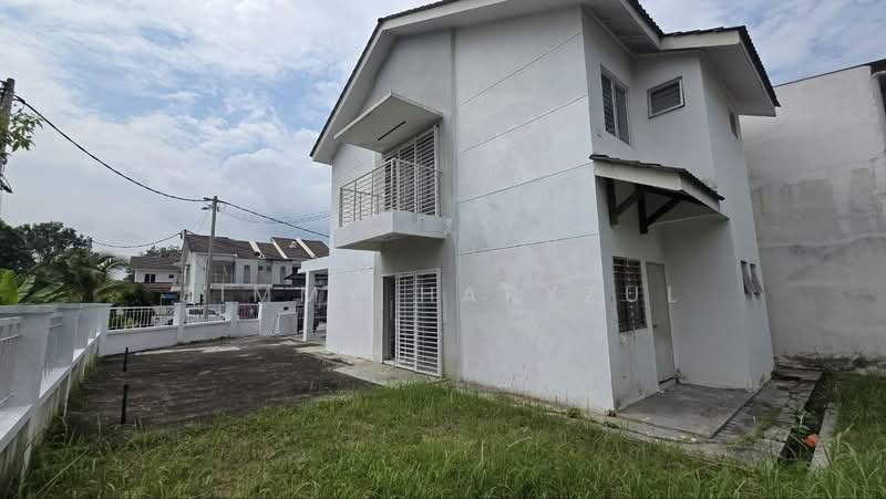 2-storey Terraced House for Sale in Alam Suria (Puncak Alam) - Jimmy Haryzul - Exterior - PropertyGuru.com.my