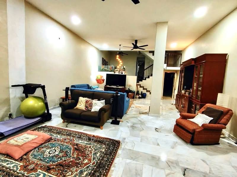 3-storey Terraced House for Sale in Bukit Antarabangsa (Ulu Kelang) - Ashraff Daniel - Living Room - PropertyGuru.com.my