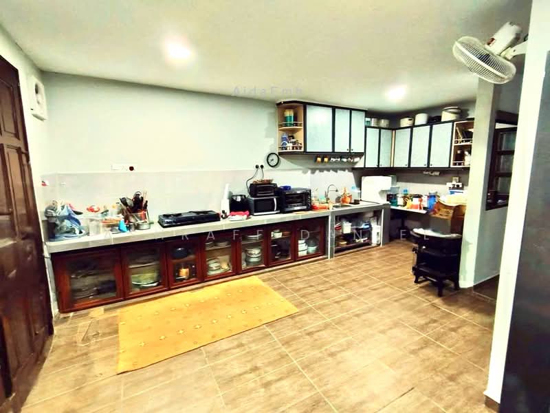 3-storey Terraced House for Sale in Bukit Antarabangsa (Ulu Kelang) - Ashraff Daniel - Kitchen - PropertyGuru.com.my