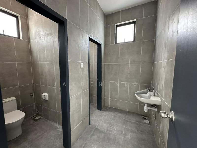 Factory for Rent in Eco Business Park 1 (Johor Bahru) - Jayden Neo - Bathroom - PropertyGuru.com.my